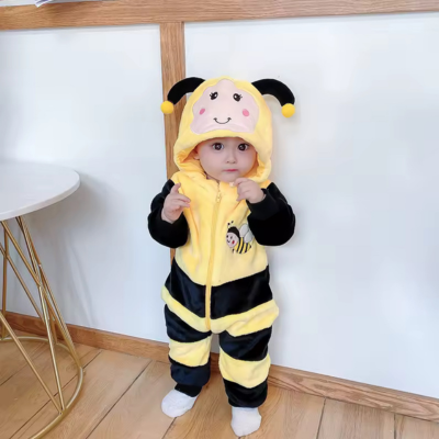 combinaison-bebe-abeille-liberte-mouvement